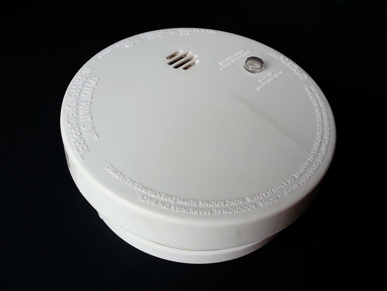 smoke-315874_1280 dental implants